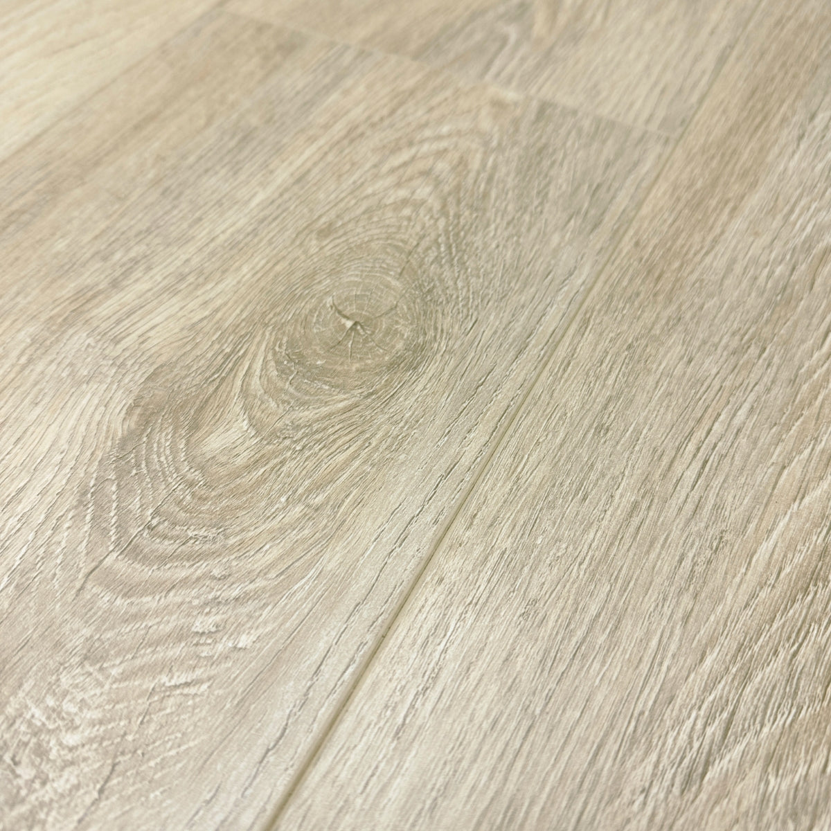 5mm Thick AC4 Laminate Flooring with 1mm Attached Pad - Teton