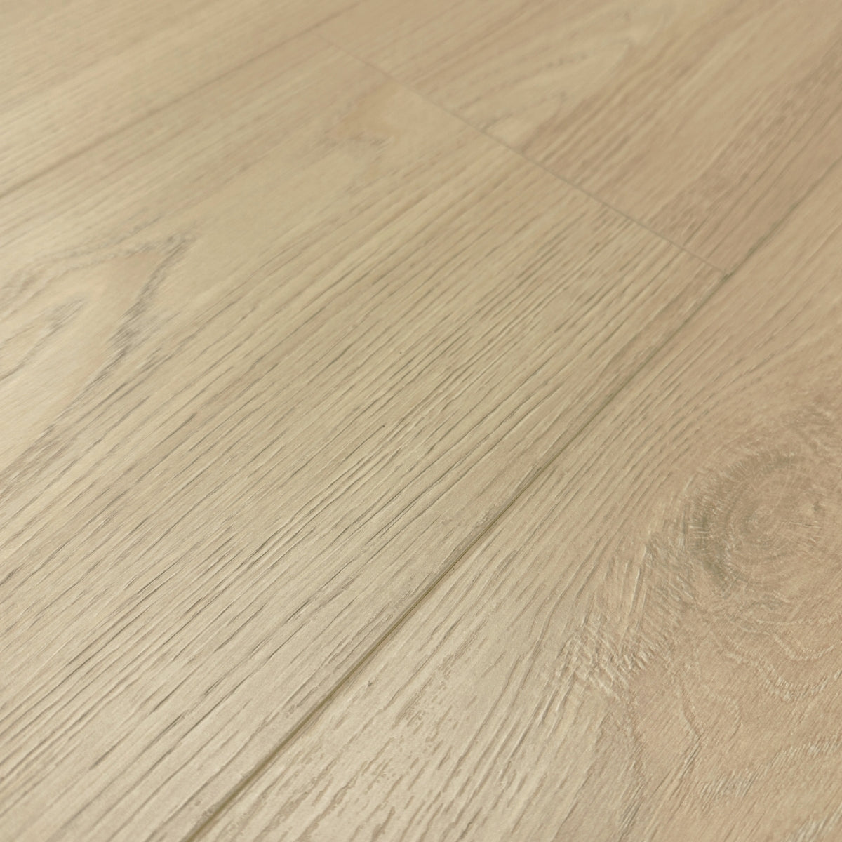 5mm Thick AC4 Laminate Flooring with 1mm Attached Pad - Shasta
